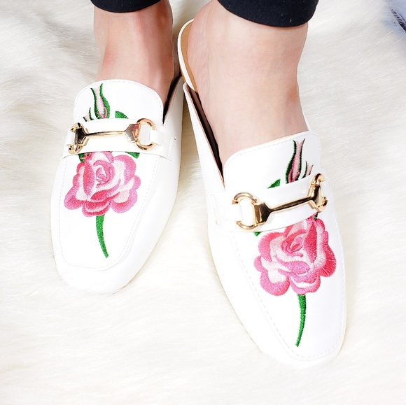 NWB New From Boutique! White and Pink Mules - Picture 2 of 5